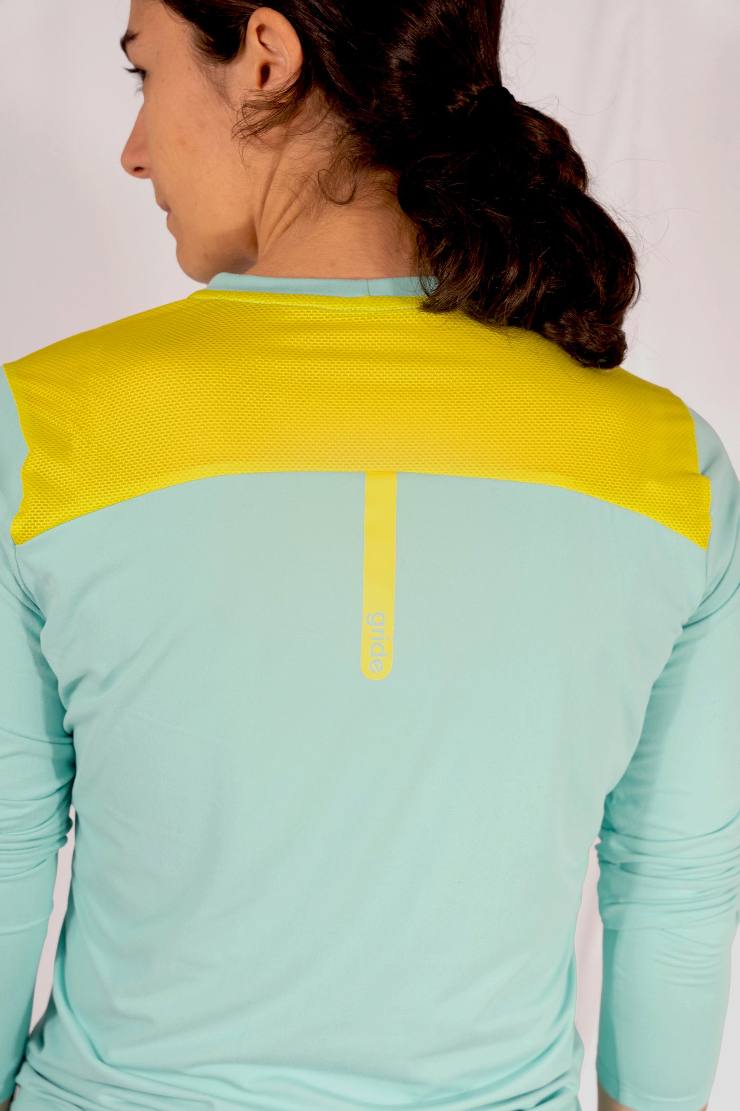 Playera deportiva de manga larga Aqua