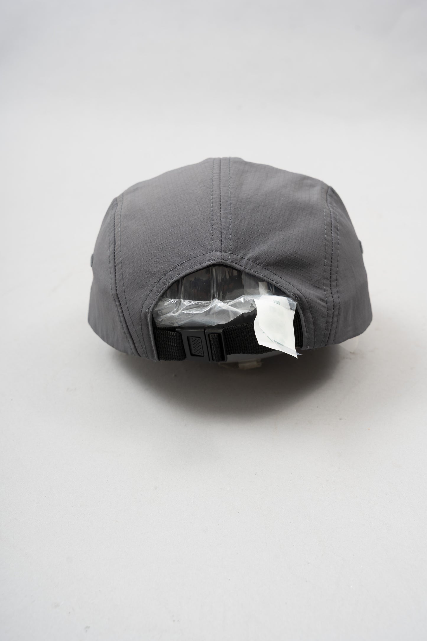 Gorra 5 Paneles Gris