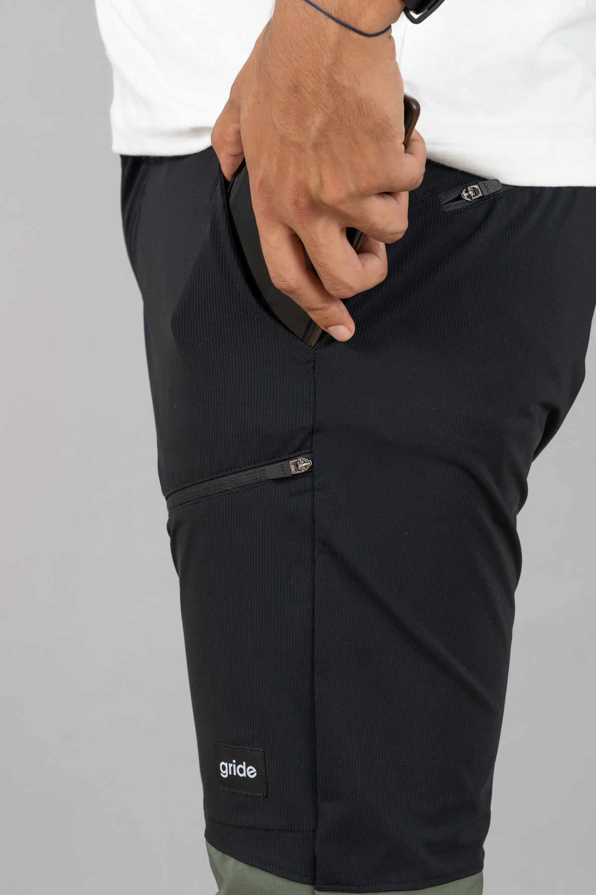 Pantalones Hiking Negros con Verde Caballero