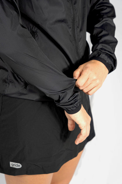 Rompevientos deportivo con gorro fit holgado