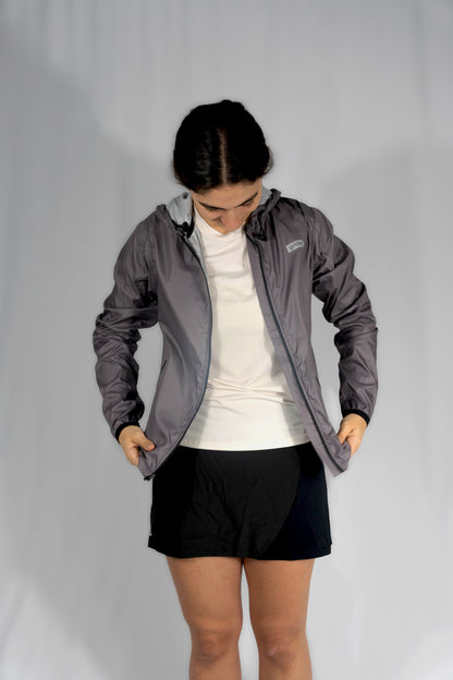 Rompevientos deportivo con gorro fit holgado