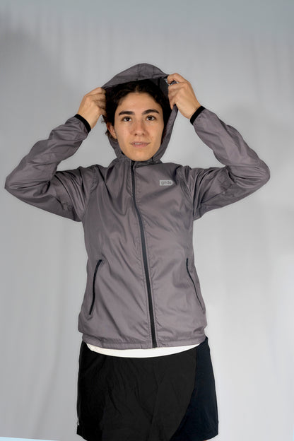 Rompevientos deportivo con gorro fit holgado