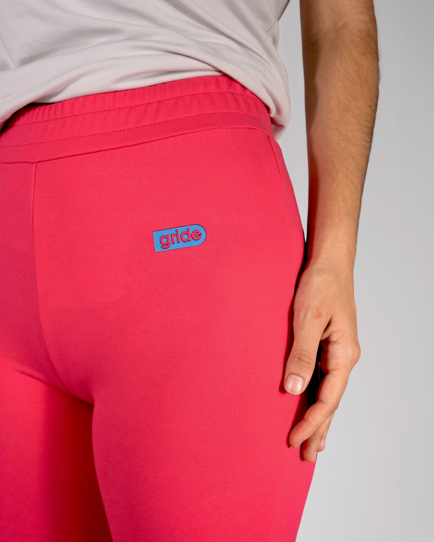 Pants deportivos acampanados Rosa