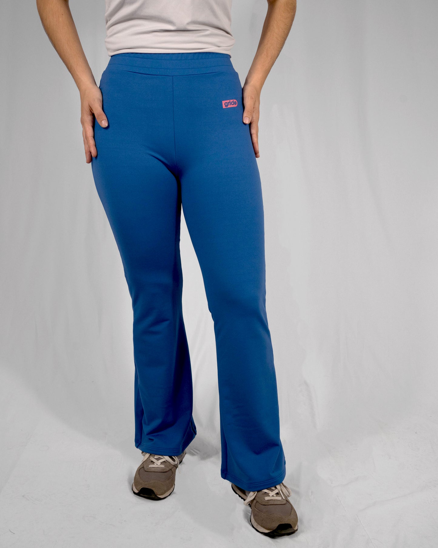 Pants deportivos acampanados Azul