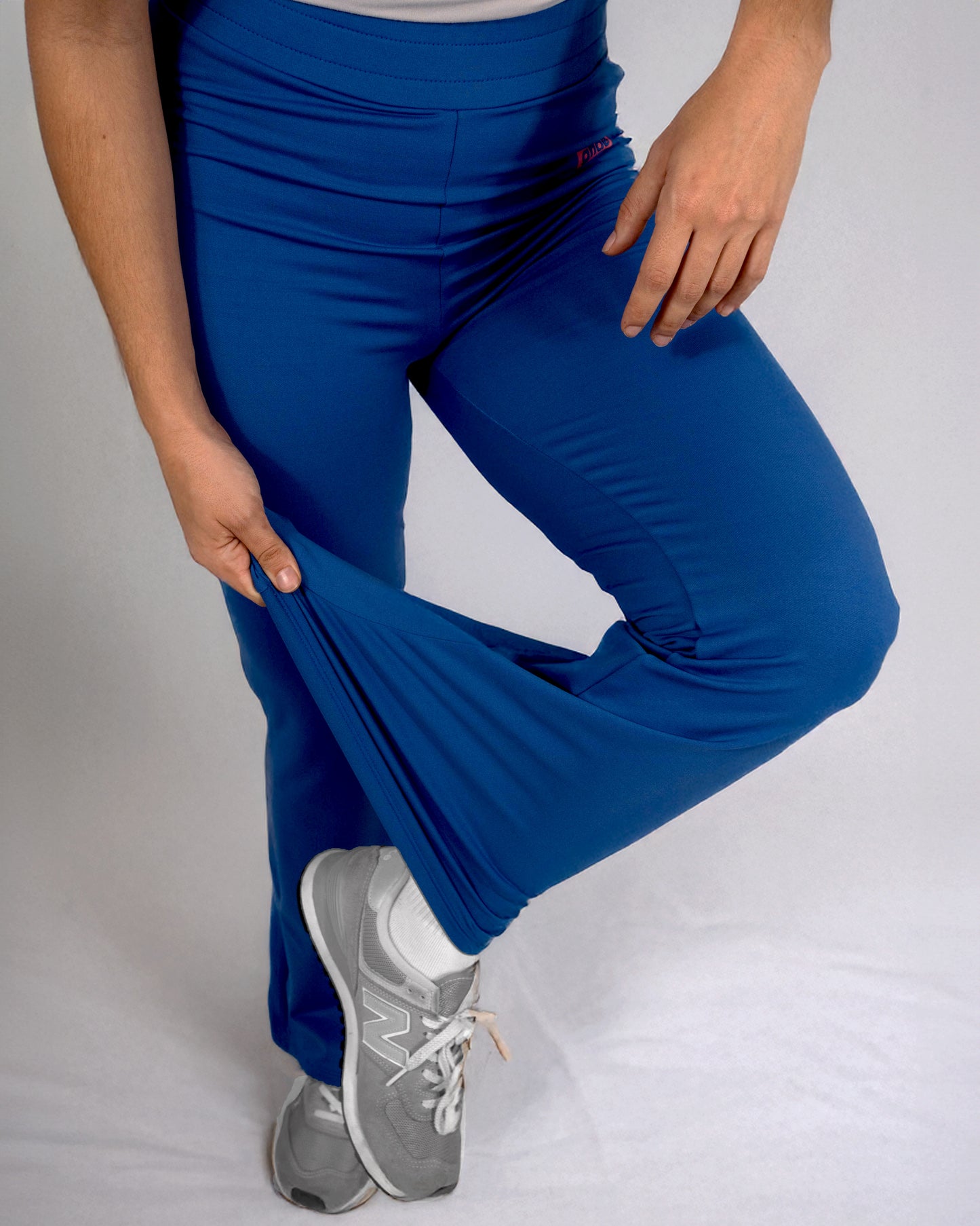 Pants deportivos acampanados Azul