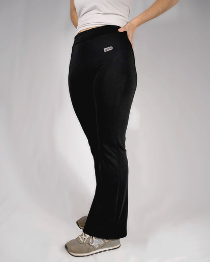 Pants deportivos acampanados Negro